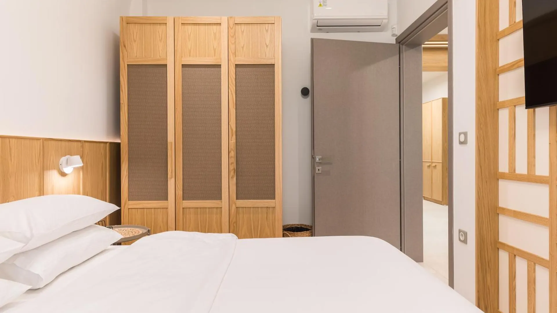 Blossom By Halu! Cozy 2-Bd Apartment Salonic 0*,  Grecia